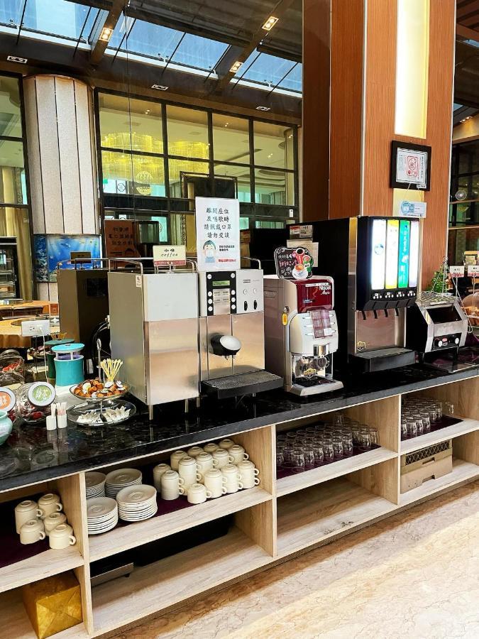 ハピネス イン ホテル 新荘区 エクステリア 写真